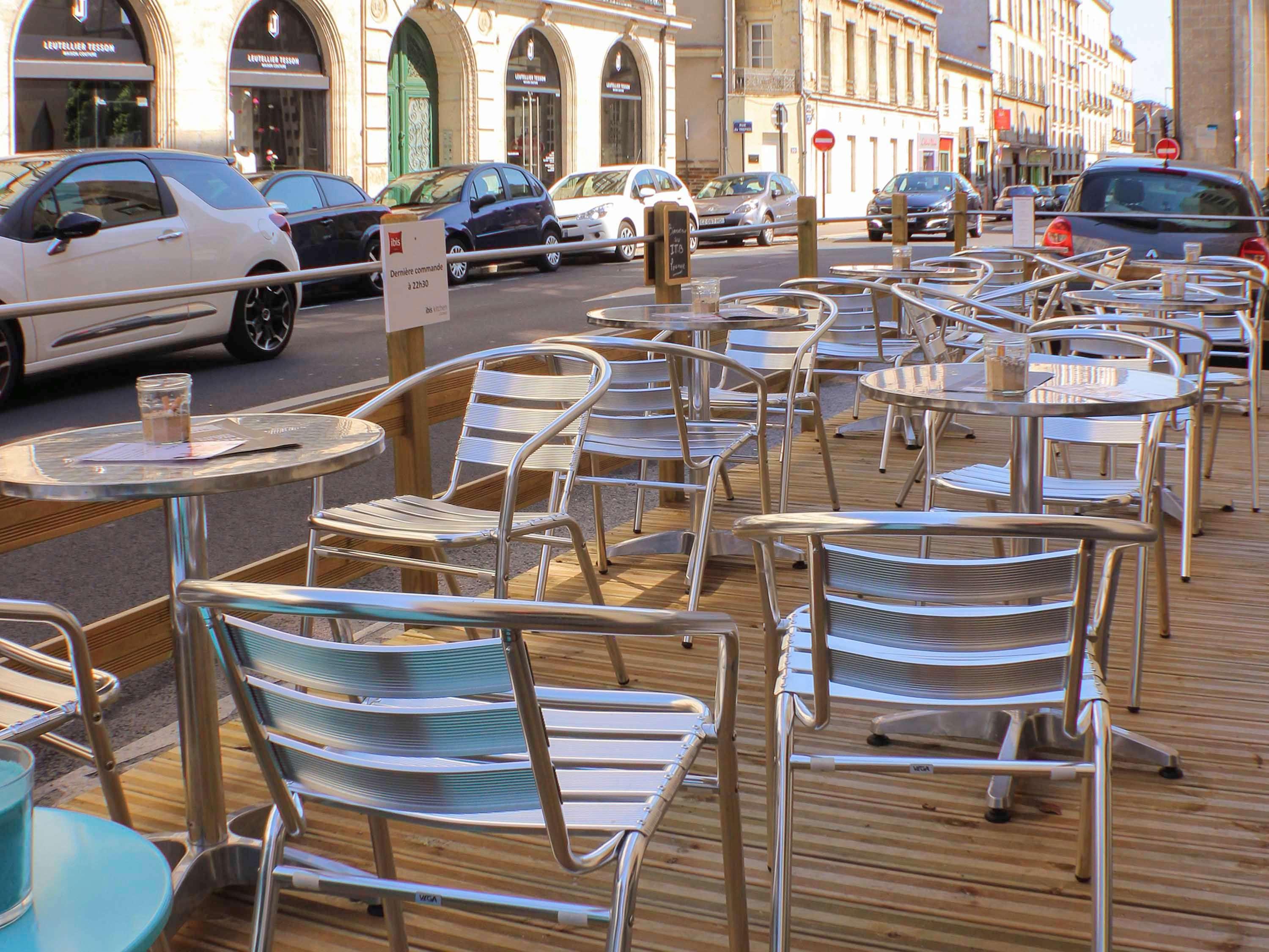 Hotel Ibis Nantes Centre Tour Bretagne Exterior foto