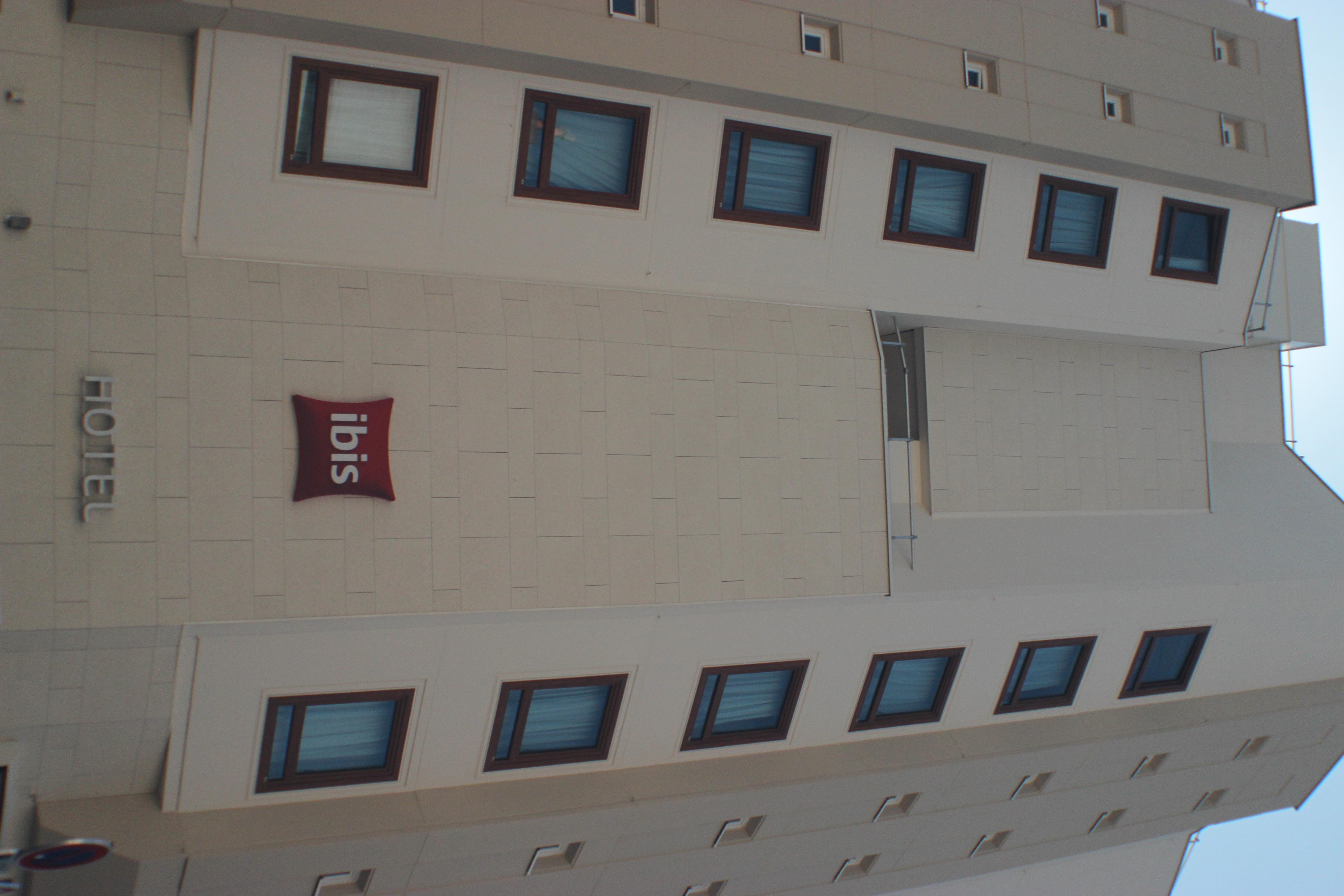Hotel Ibis Nantes Centre Tour Bretagne Exterior foto