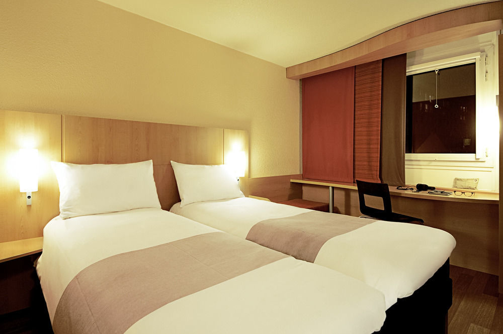 Hotel Ibis Nantes Centre Tour Bretagne Exterior foto