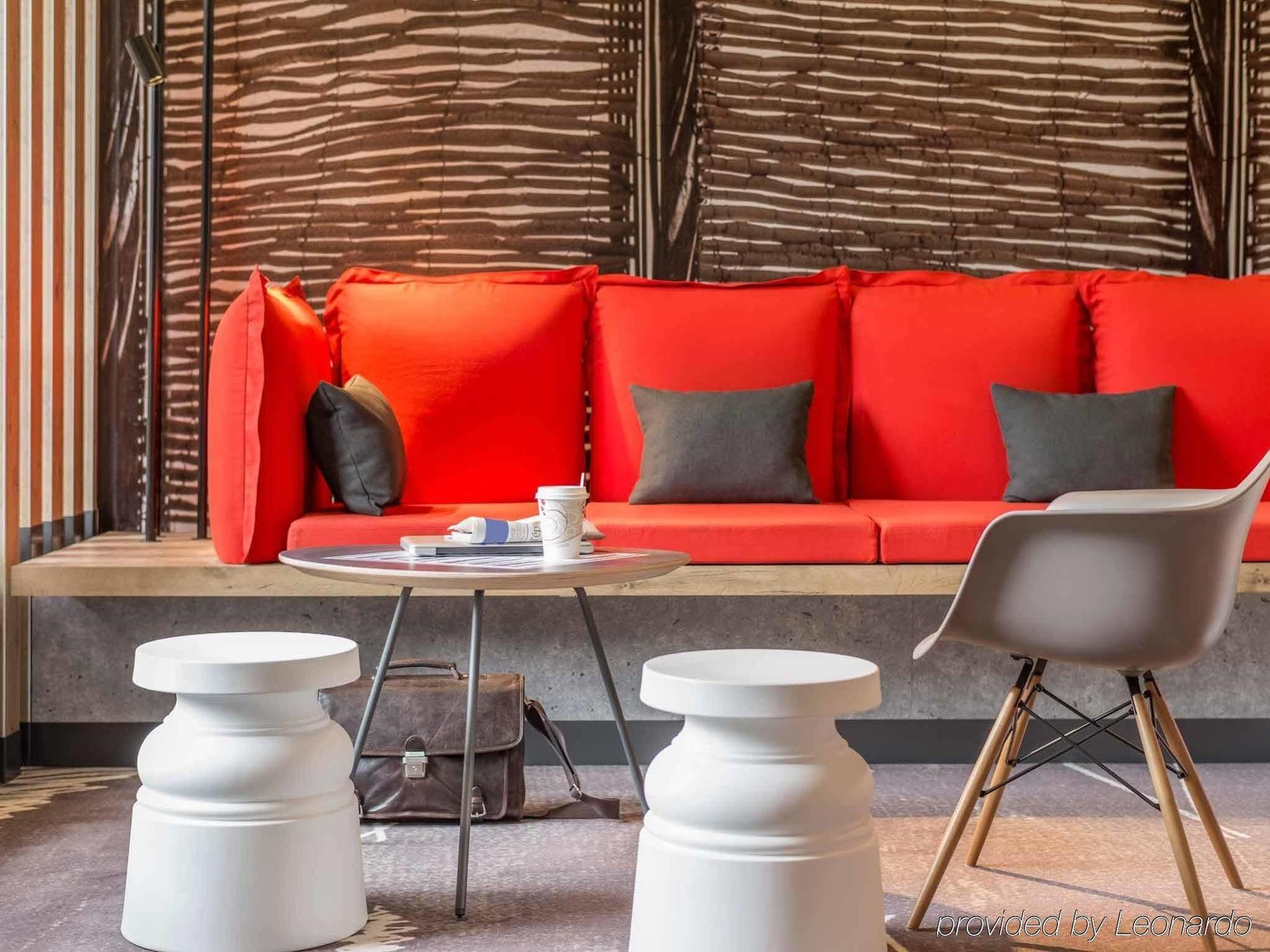 Hotel Ibis Nantes Centre Tour Bretagne Exterior foto